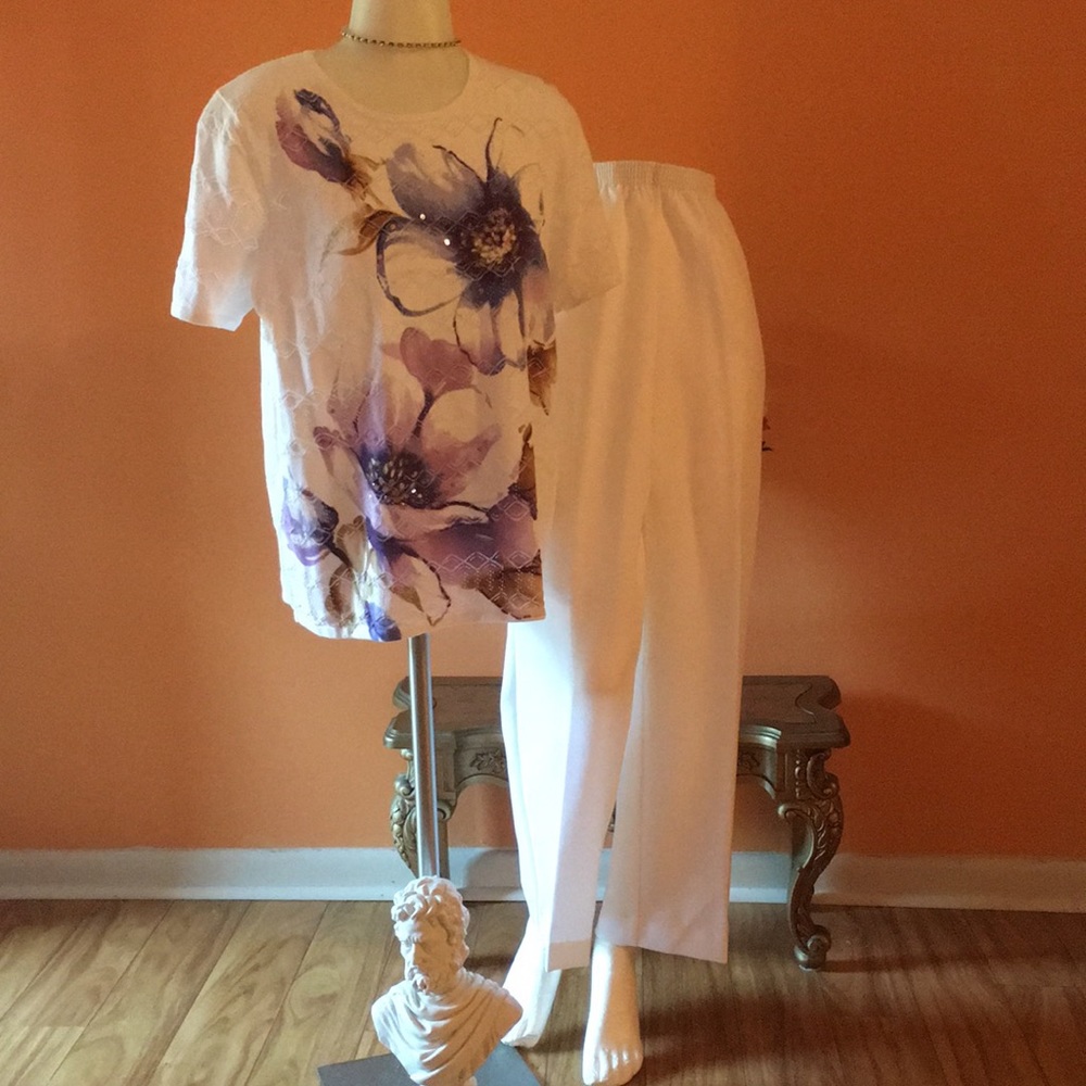 Women’s knit top